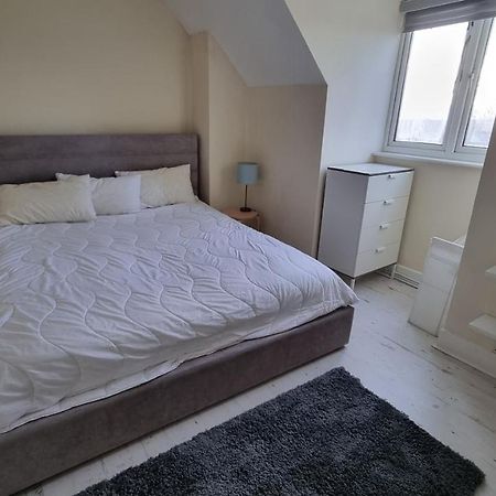 Whetstone High Apartment Екстериор снимка