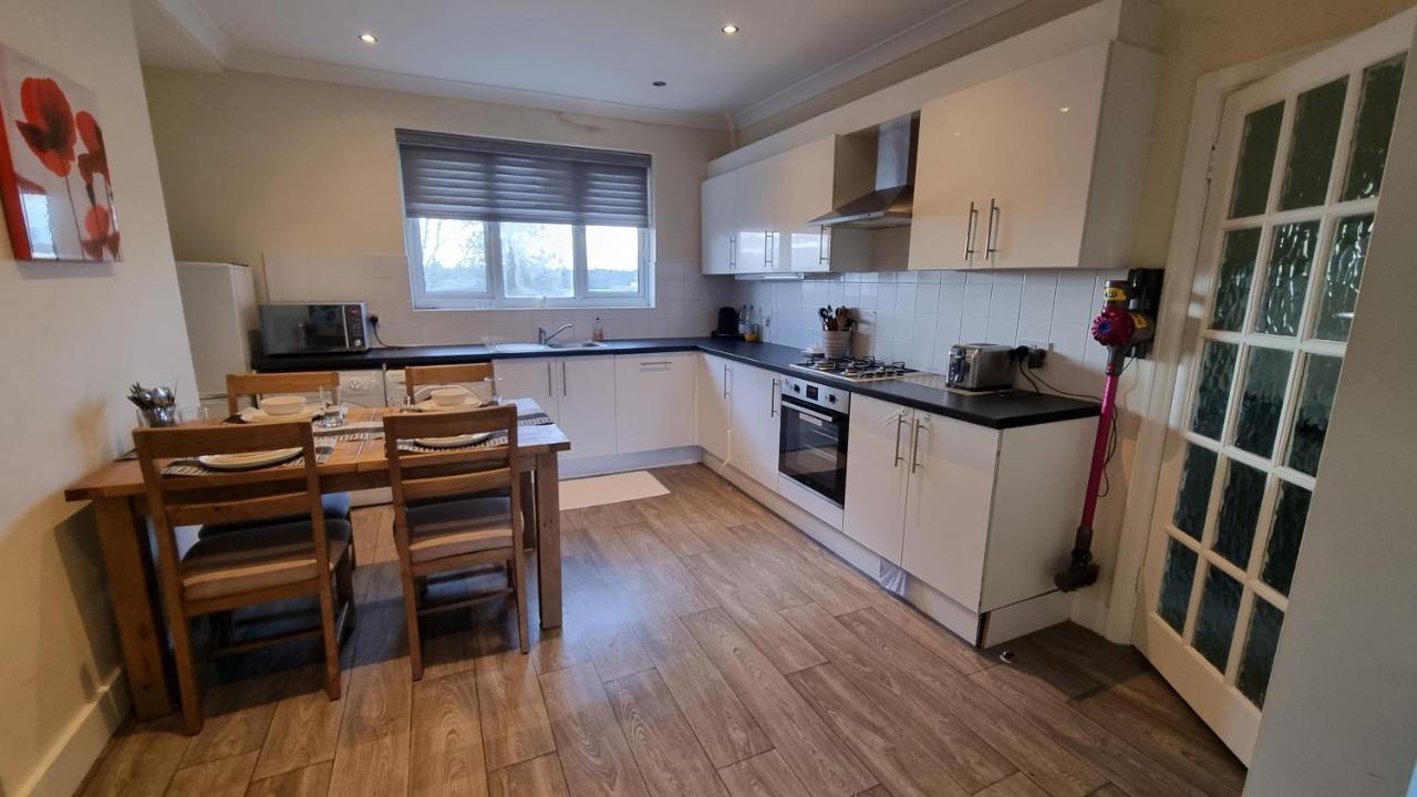 Whetstone High Apartment Екстериор снимка